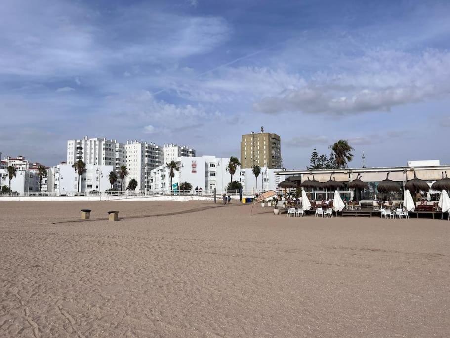 Apto. En La Playa Del Parque Natural Los Turunos El Puerto de Santa María Exteriör bild